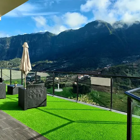 بيت للعطل Hillslope House