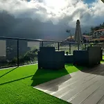 Hillslope House * São Vicente