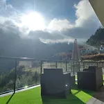 Hillslope House * São Vicente
