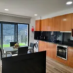 Hillslope House * São Vicente