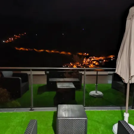 Holiday home Hillslope House