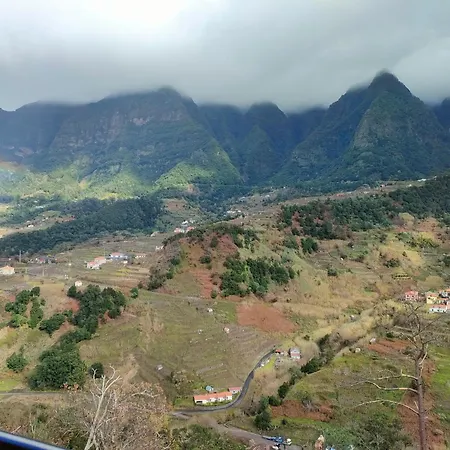 Hillslope House São Vicente
