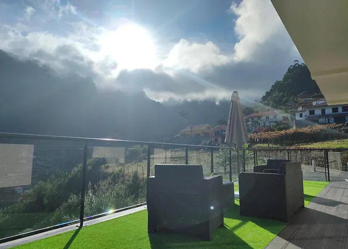 Hillslope House * São Vicente