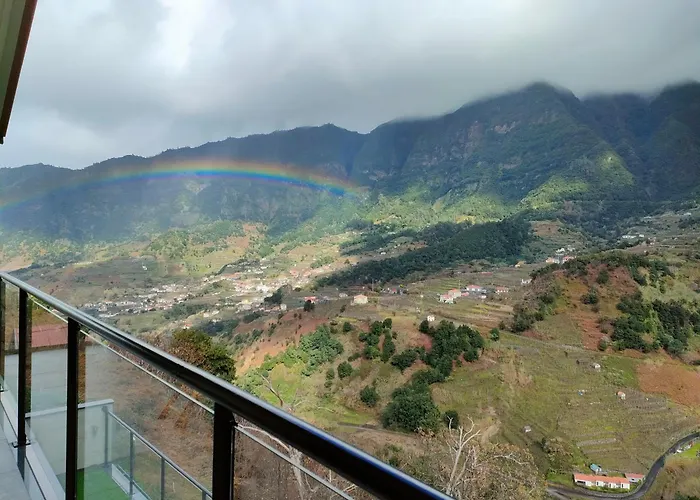 Hillslope House * São Vicente