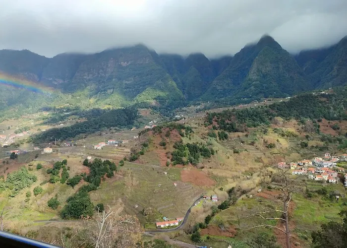 Hillslope House São Vicente