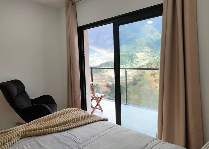 Hillslope House 度假居 *